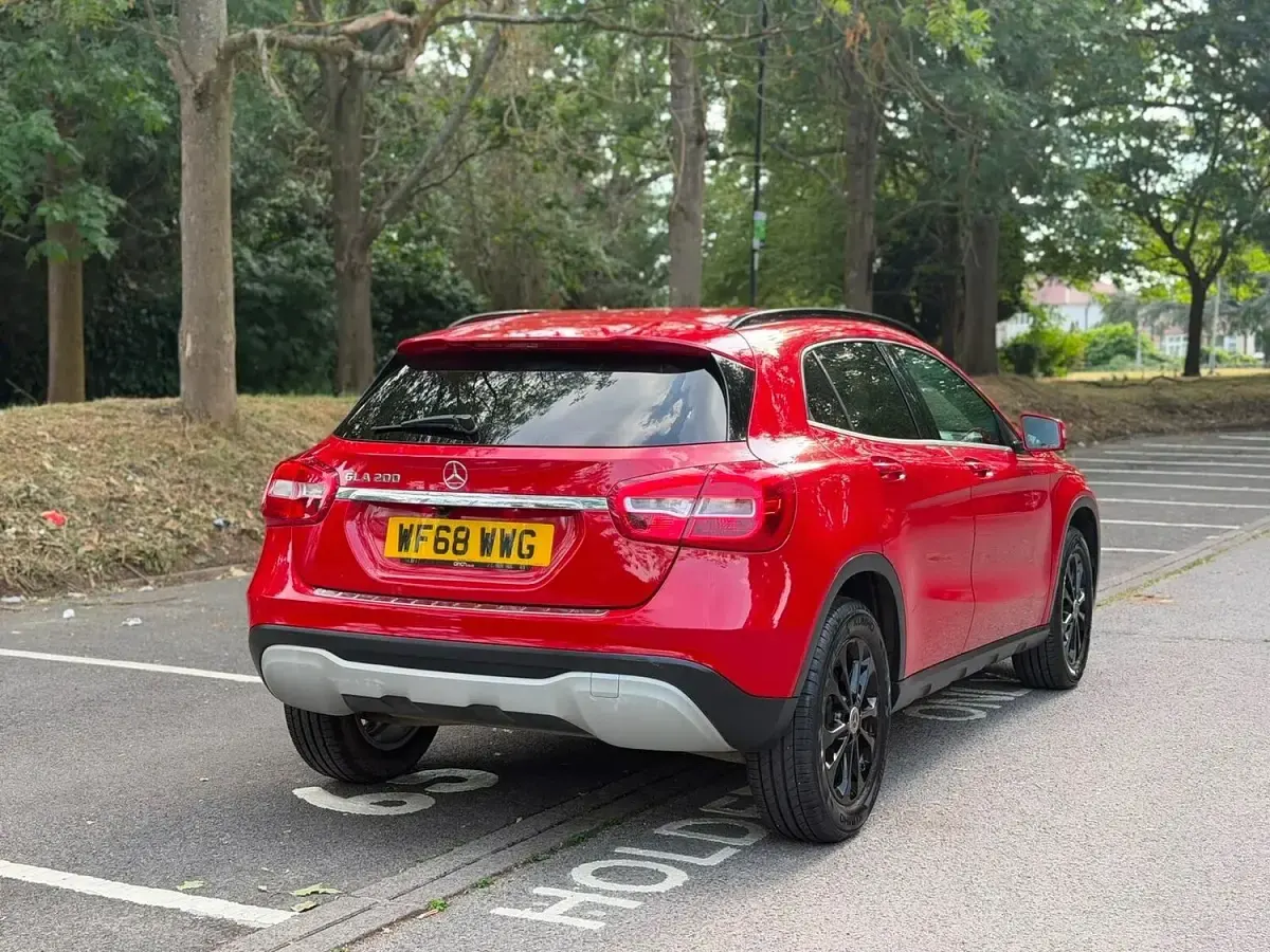 Used Mercedes GLA200 SE 2018 Red SUV