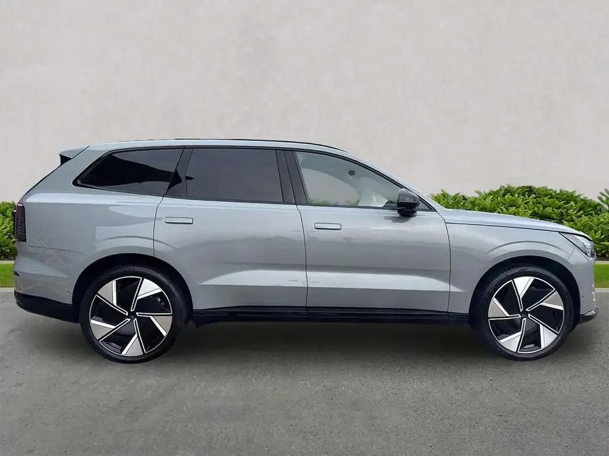 Used Volvo EX90 Performance 380 kW (517 HP) 2025 Grey SUV