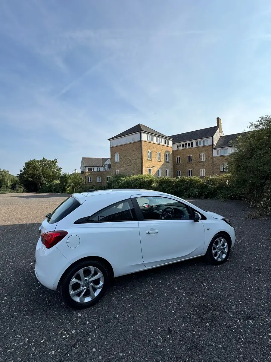 Used Vauxhall Corsa 2015 White Hatchback