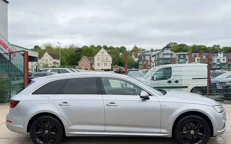 Używany Audi A4 Allroad Sport 190 KM (139 kW) 2017 Srebrny Kombi