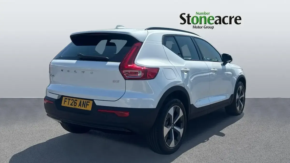 New Volvo XC40 Plus 2026 White SUV