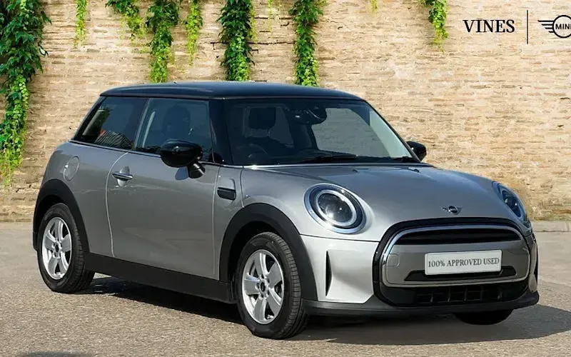 Used Mini Cooper Classic 136 HP (100 kW) 2022 Hatchback