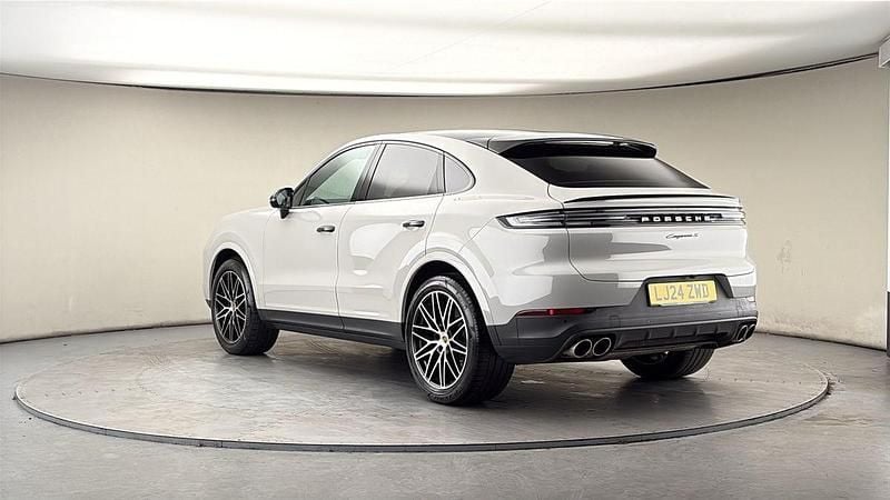 Used Porsche Cayenne 475 HP (349 kW) 2024 Crayon grey SUV