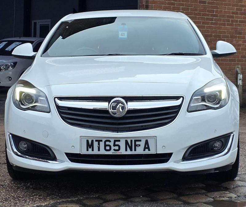 Used Vauxhall Insignia SRi 2015 White Hatchback