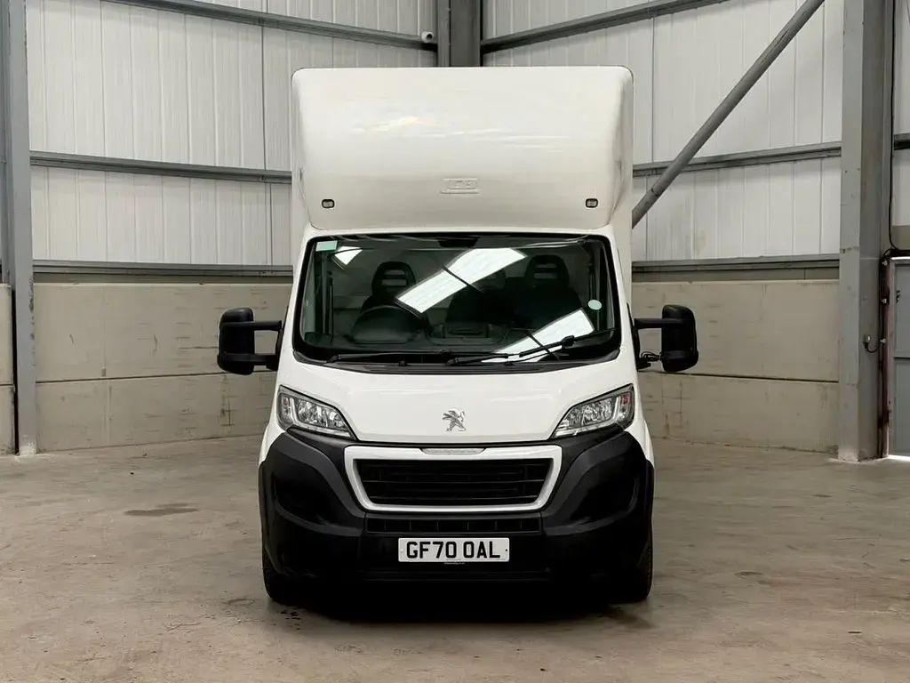 Used Peugeot Boxer 165 HP (121 kW) 2020 White Van