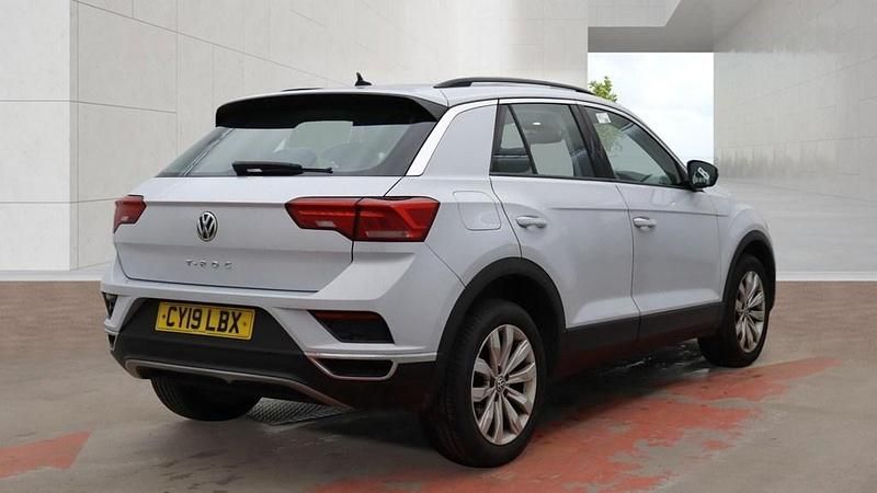 Used VW T-Roc SE 115 HP (84 kW) 2019 White silver SUV