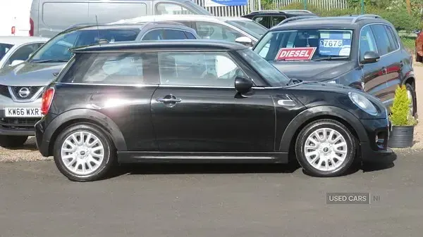 Begagnad Mini Cooper D Hatch 116 HK (85 kW) 2016 Svart Halvkombi
