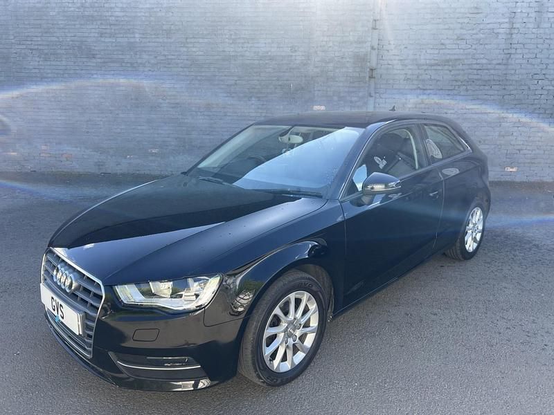 Used Audi A3 125 HP (91 kW) 2015 Black Hatchback
