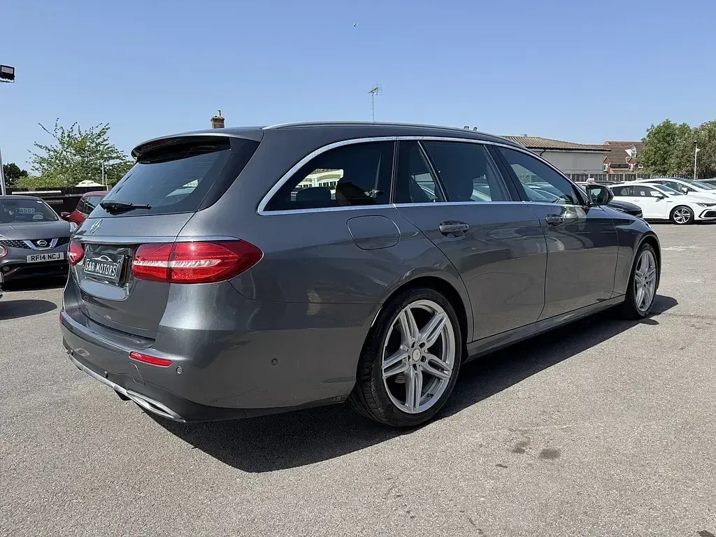 Used Mercedes E220 AMG line 191 HP (140 kW) 2017 Grey Estate