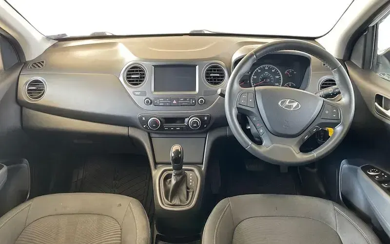 Used Hyundai i10 Premium SE 88 HP (64 kW) 2017 White Hatchback
