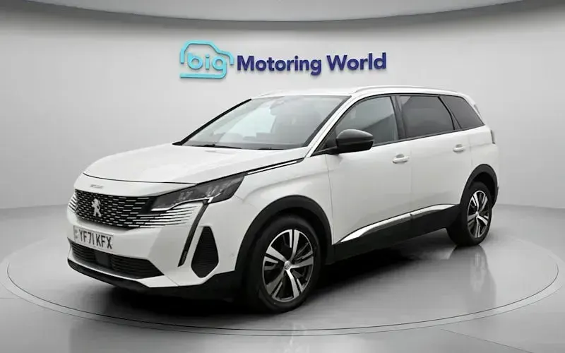 Used Peugeot 5008 Allure Premium 131 HP (96 kW) 2021 White SUV