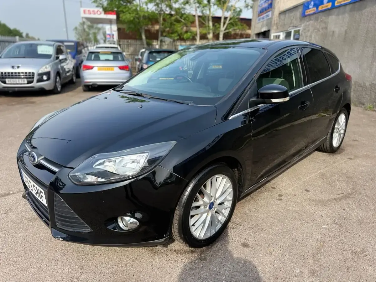 Używany Ford Focus Zetec 2013 Czarny Hatchback