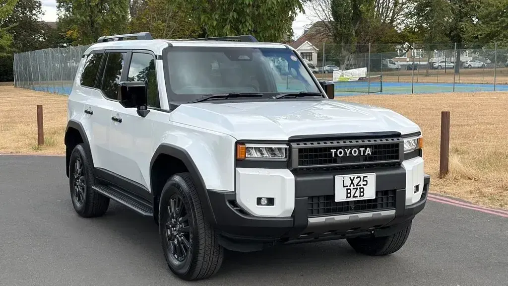 New Toyota Land Cruiser 2025 White/black