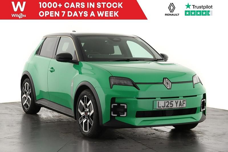 Twotone metallic pop green with black roof + red roof line New 2025 Renault R5 Komfort Hatchback | £24,798 (Good price) - Image 1/1