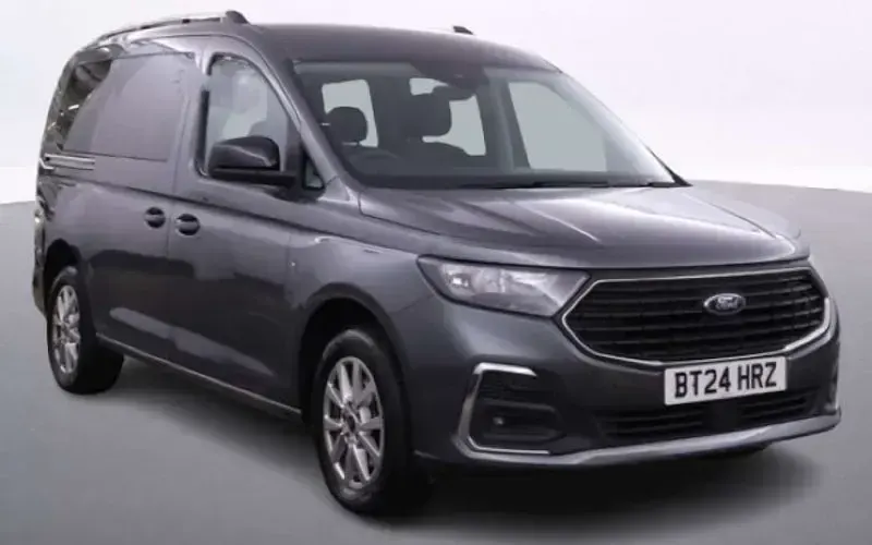 Begagnad Ford Tourneo Titanium 114 HK (83 kW) 2024 Kombi