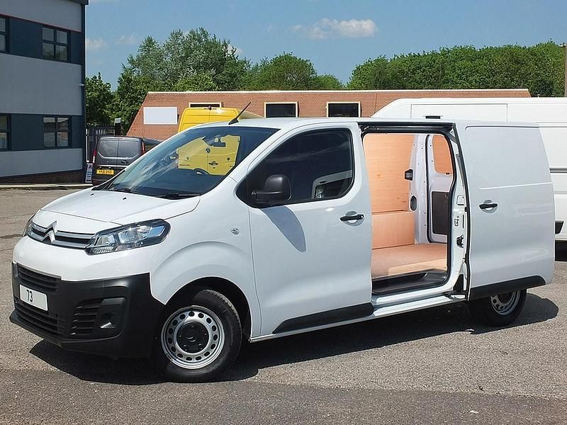 Used Citroën Dispatch 100 HP (73 kW) 2023 White MPV