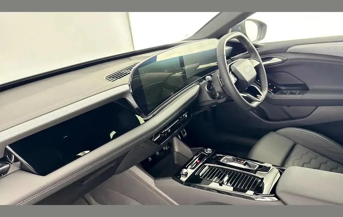 Nouă Audi e-tron S-Line 310 kW (422 CP) 2025 Gri SUV