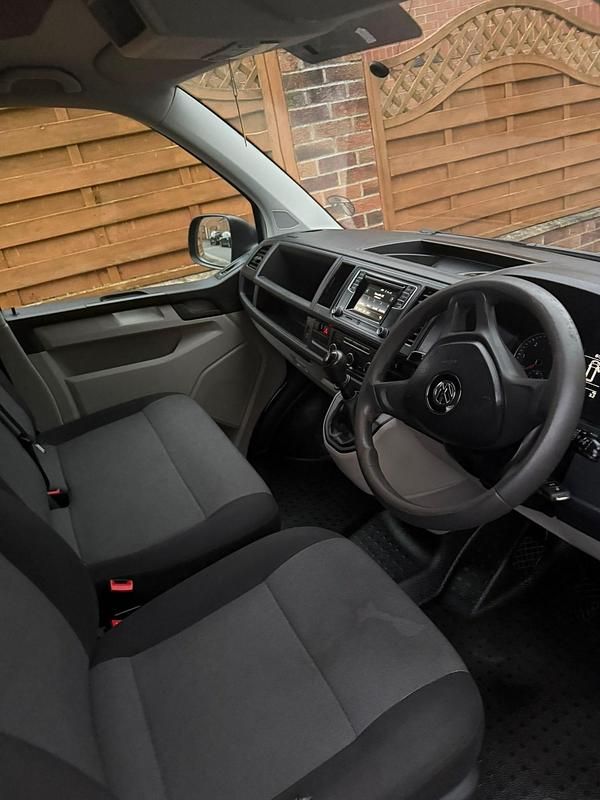 Used VW Transporter 150 HP (110 kW) 2019 Silver Van