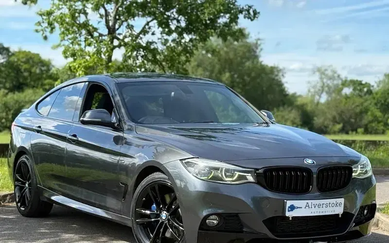 Begagnad BMW 320 M Sport 190 HK (139 kW) 2019 Halvkombi