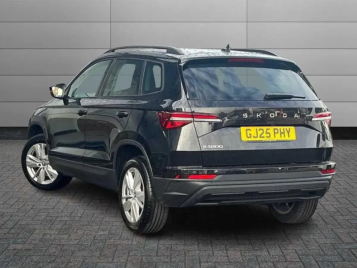 Used Skoda Karoq SE 113 HP (83 kW) 2025 Black magic pearl effect SUV