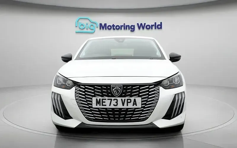Gebraucht Peugeot 208 Allure 101 PS (74 kW) 2024 Weiß Kleinwagen