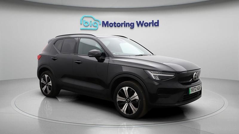 Black Used 2022 Volvo XC40 Core SUV | £19,800 (Good price) - Image 1/4