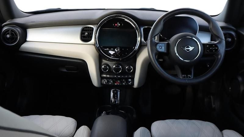 Used Mini Cooper Exclusive 134 HP (98 kW) 2023 Black Hatchback