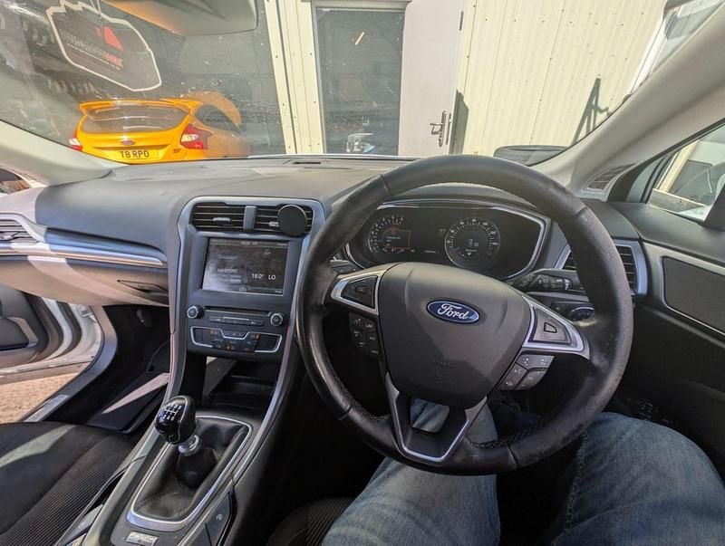 Used Ford Mondeo Titanium 180 HP (132 kW) 2016 White Estate