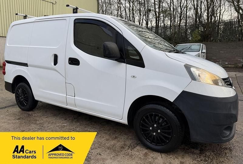 White Used 2014 Nissan NV200 Acenta MPV | £3,495 (Fair price) - Image 1/2