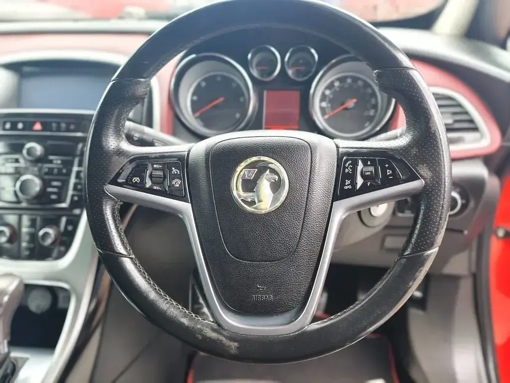 Używany Vauxhall Astra GTC SRi 2013 Czerwony Hatchback