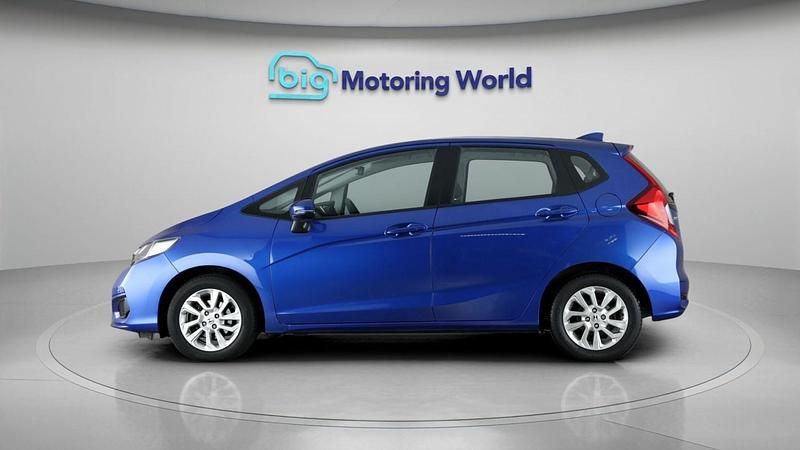 Used Honda Jazz SE 102 HP (75 kW) 2019 Blue Hatchback