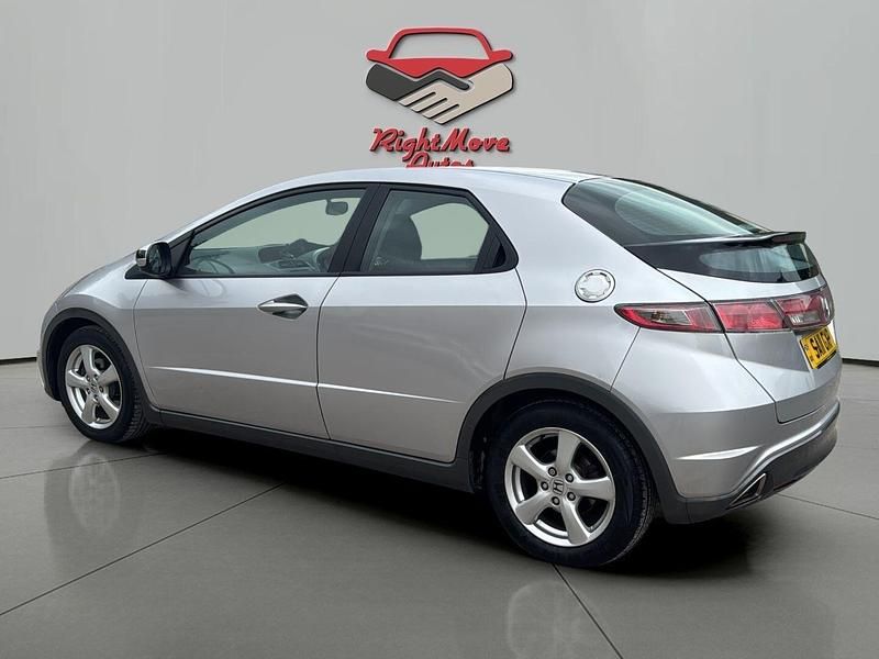 Used Honda Civic SE 2011 Silver Hatchback