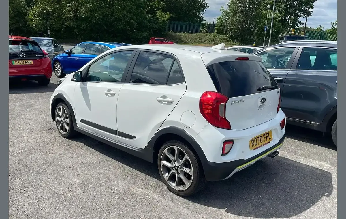 Used Kia Picanto X-Line 83 HP (61 kW) 2020 Clear white Hatchback