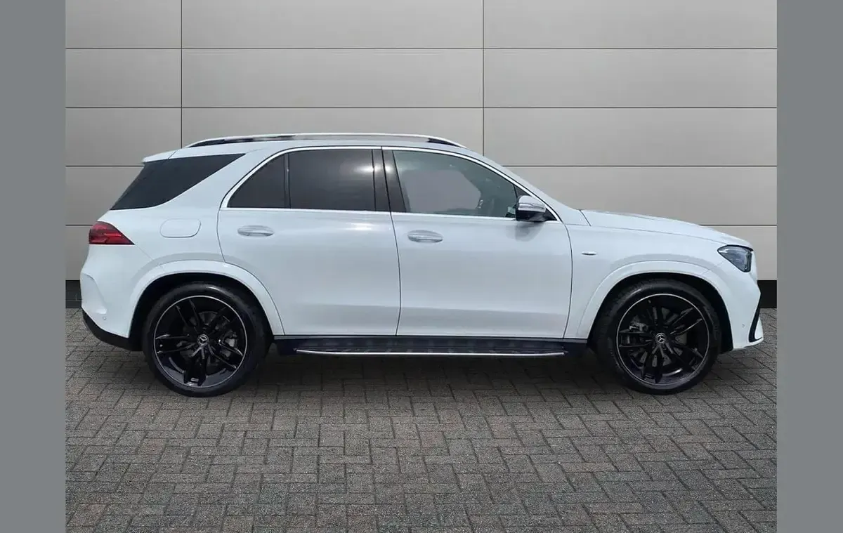 Used Mercedes GLE400 AMG Line Premium Plus 381 HP (280 kW) 2025 White SUV