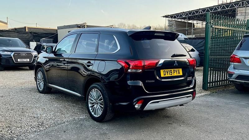 Used Mitsubishi Outlander P-HEV 2019 Black Estate
