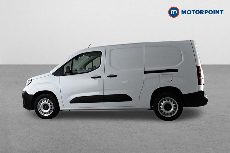 New Citroën Berlingo 100 HP (73 kW) 2026 White MPV