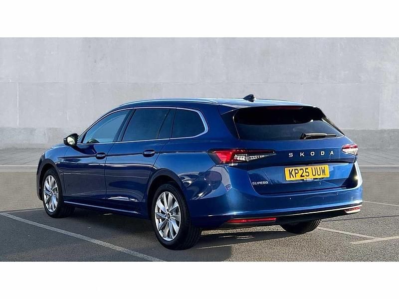 Used Skoda Superb SE Technology 150 HP (110 kW) 2025 Cobalt blue metallic Estate