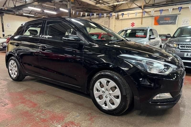 Black Used 2017 Hyundai i20 Hatchback | £6,800 (Good price) - Image 1/1