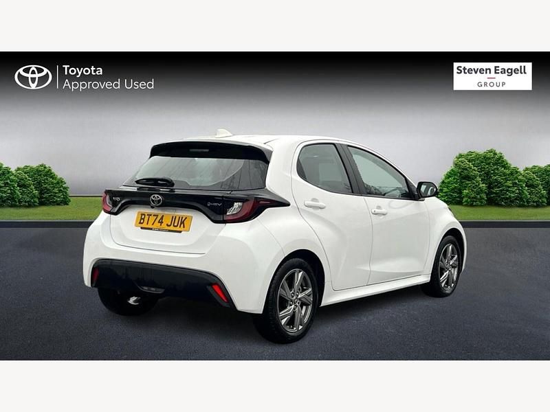 Used Toyota Yaris Hybrid 2024 White Hatchback
