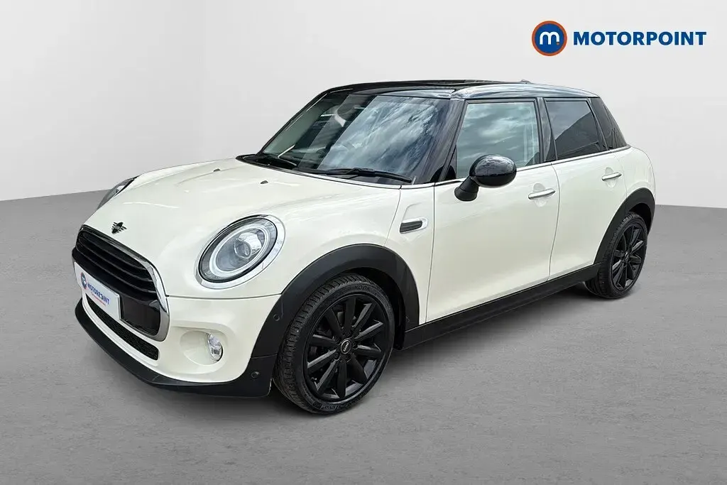 Used Mini Cooper Classic 2018 White Hatchback