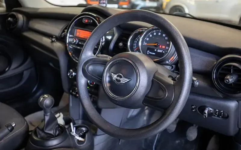 Used Mini Cooper Hatch 136 HP (100 kW) 2017 Black Hatchback