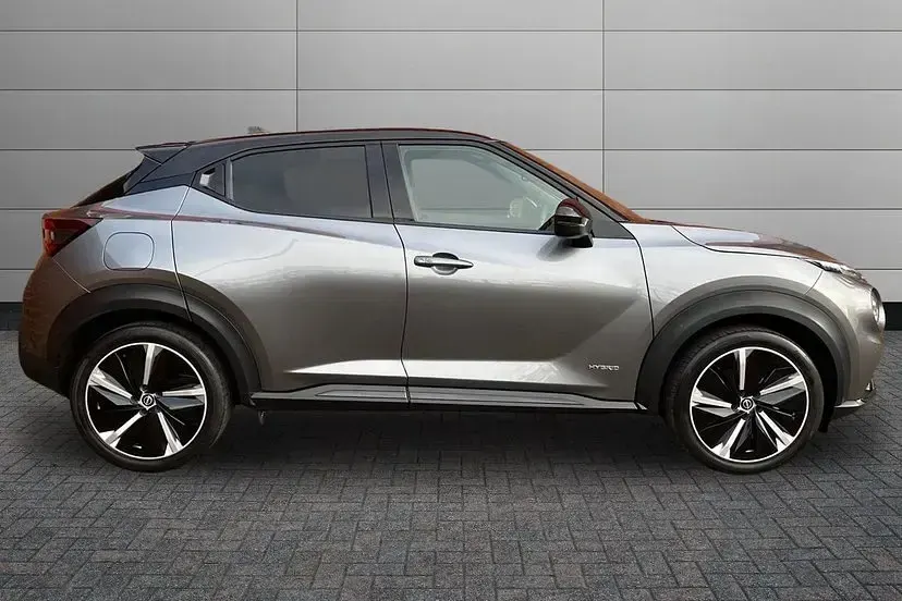 Used Nissan Juke Tekna+ 143 HP (105 kW) 2023 Gun metallic with pearl black roof SUV