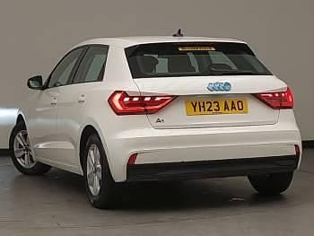 Used Audi A1 Design 95 HP (69 kW) 2023 White SUV