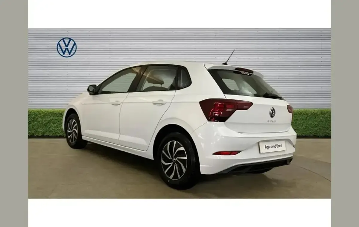 Used VW Polo Life 79 HP (58 kW) 2023 White Hatchback
