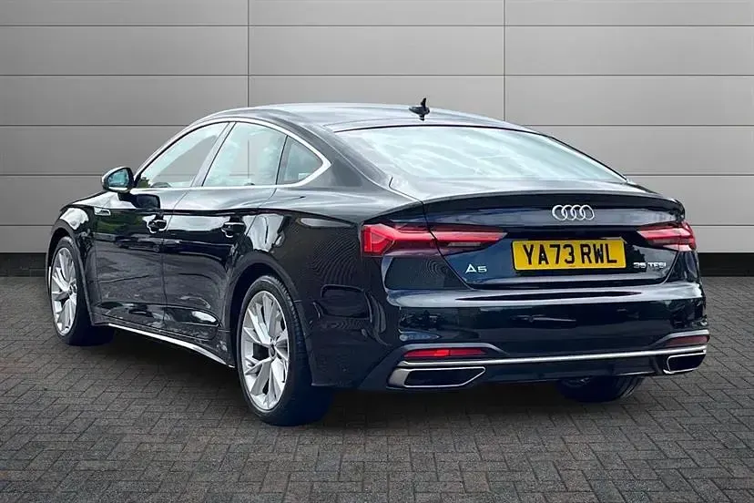 Usado Audi A5 Sport 150 CV (110 kW) 2024 Negro Utilitario