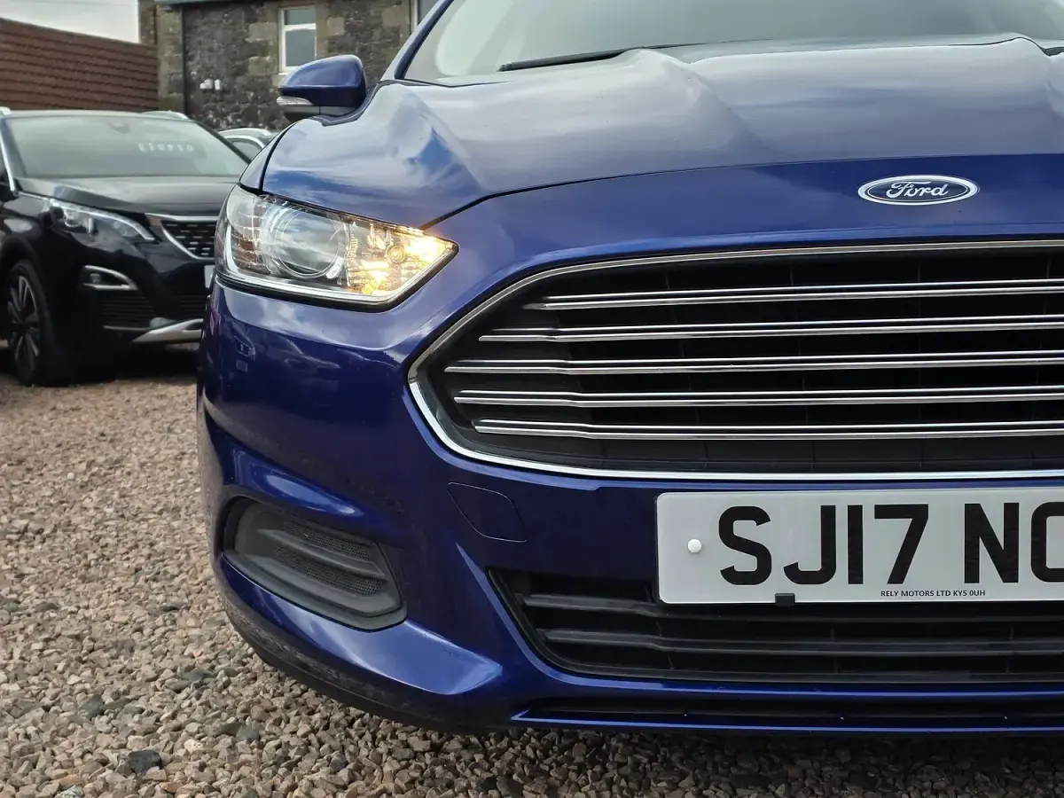 Used Ford Mondeo Style 150 HP (110 kW) 2017 Blue Hatchback