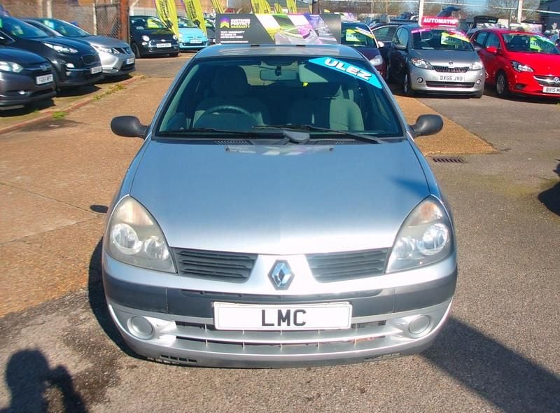 Used Renault Clio II Campus 60 HP (44 kW) 2006 Silver Hatchback