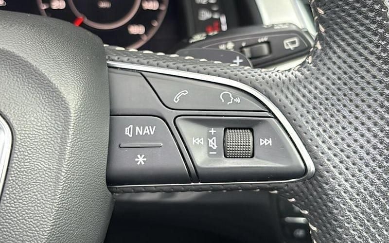 Used 2019 Audi Q7 S-Line SUV | £37,599 (Expensive) - Image 1/4