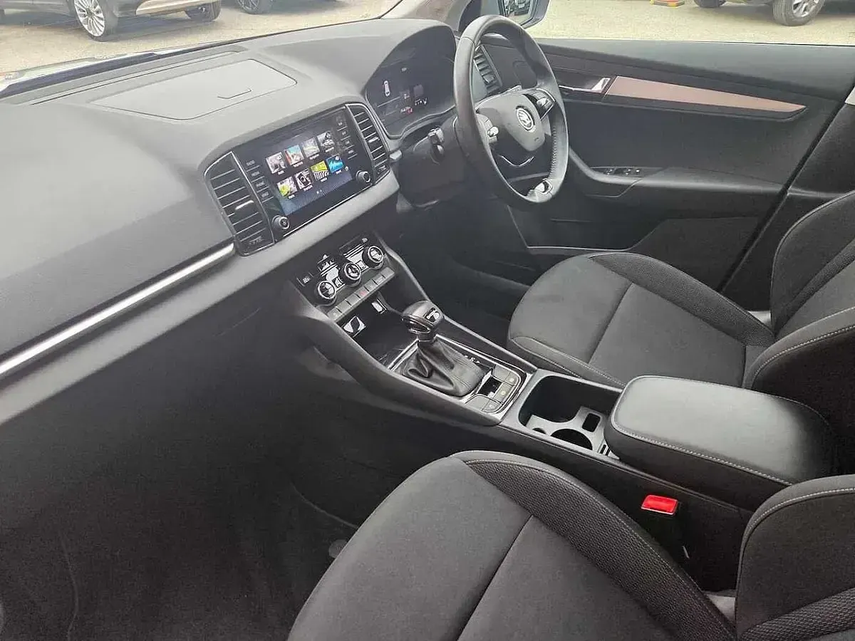 Gebraucht Skoda Karoq SE Drive 110 PS (80 kW) 2023 Silber SUV