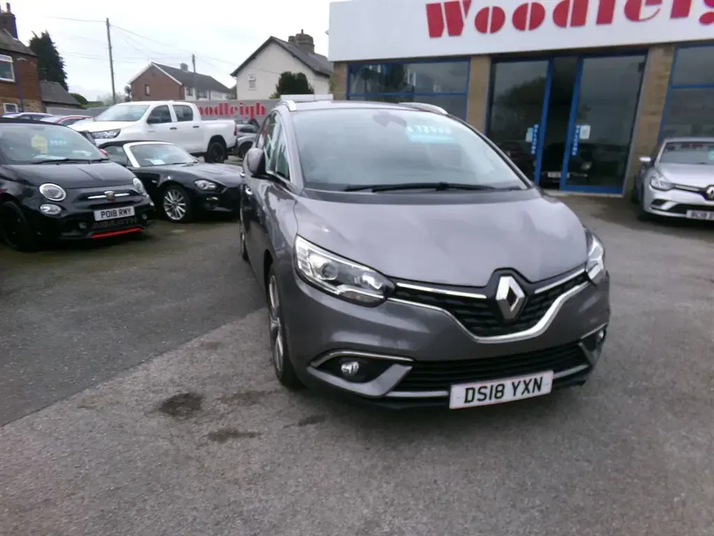 Used Renault Grand Scénic IV Dynamique 130 HP (95 kW) 2018 Grey MPV